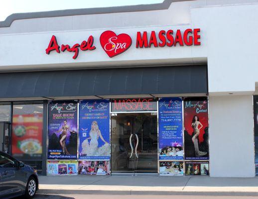 Angel Spa has spacious parking lots all around and spacious environment. Love it.