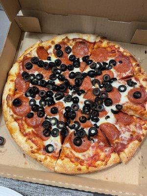 12" Pizza with Pepperoni and Olives