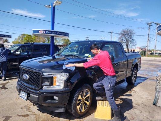 Had my truck washed today, Laureano finished it off, nice job!