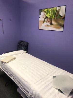 We apply only traditional massage techniques (no drugs or machines), to offer relief from: tendonand muscle soreness, prostate pain, abdomin