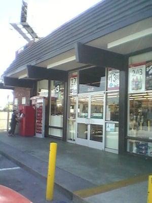 Entrance with outdoor Redbox