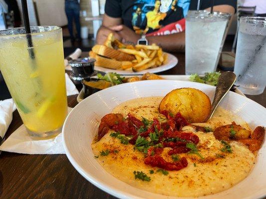 Rileys Shrimp & Grits