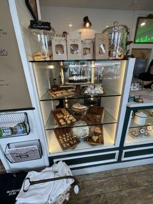 Baked goods display case