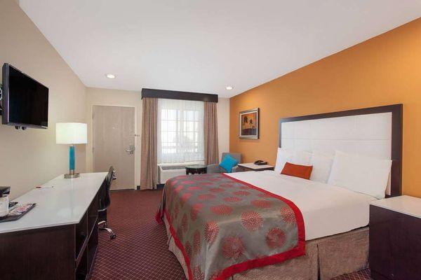 Ramada By Wyndham Culver City