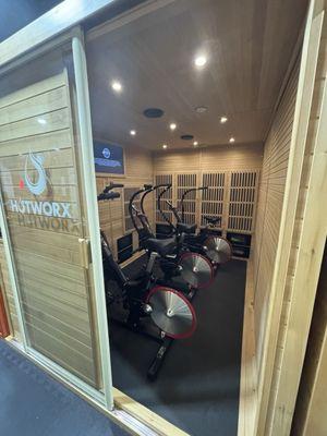 HOTWORX blast room