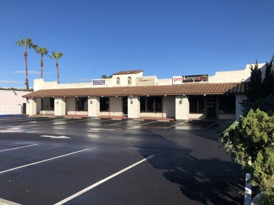 1040 E Valley Pkwy - retail