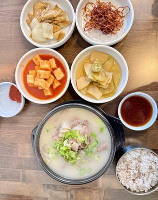 Seolleongtang w/ Assorted Meat