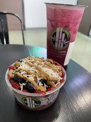 Acai bowl and dragon fruit drink