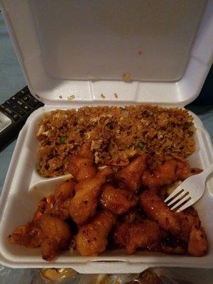 Orange chicken with fried rice#yummy#lovethisplace