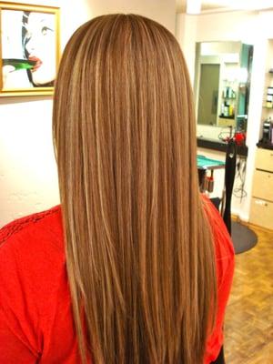 long blond hair with highlights and lowlights