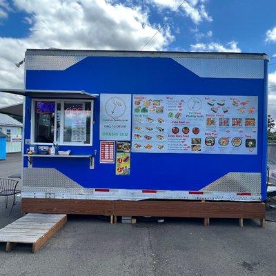 Yum Yum Family Sushi, one of the food carts at Springwater Cart Park.