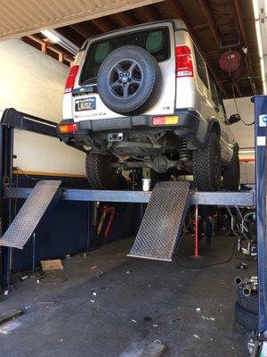 Orange Grove Muffler. Land Rover Discovery 2 exhaust pipe repair.