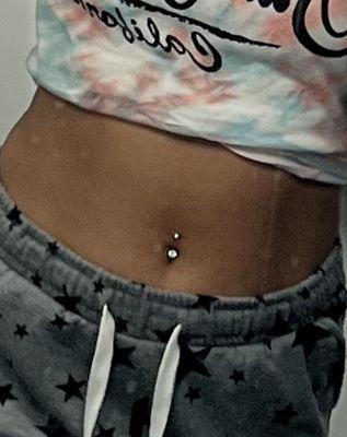 belly button piercing