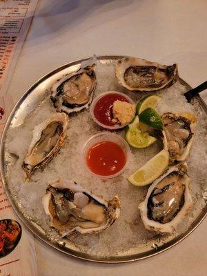 1/2 dozen oysters.