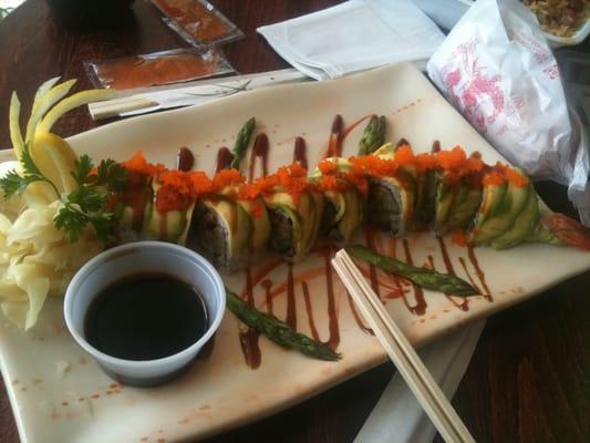 Gorgeous sushi presentation! I ordered a dragon roll.