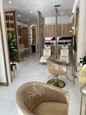 Gorgeous salon aesthetic