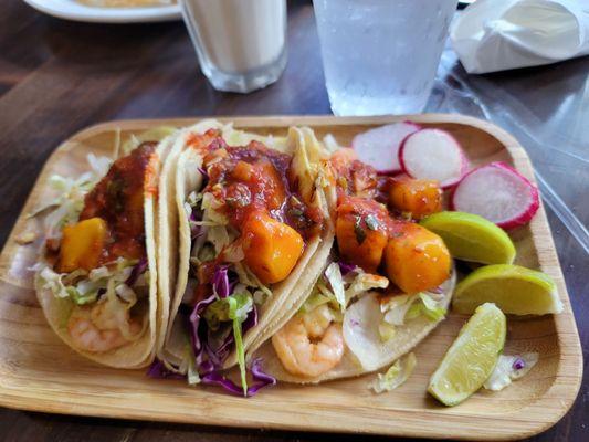 Shrimp Tacos with mango sauce