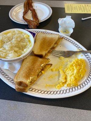 Two Egg Breakfast w/grits and bacon