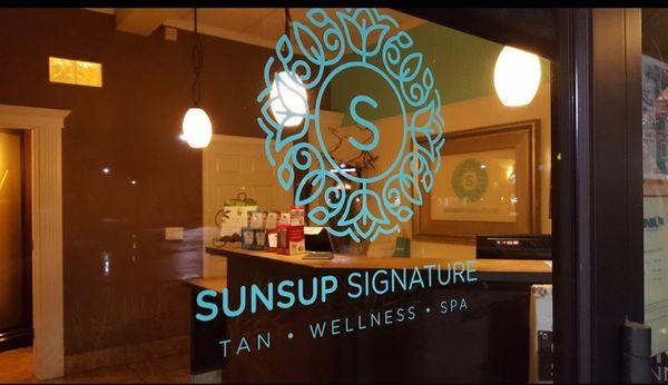 Discover free tanning at SunsUp 
See inside for details.