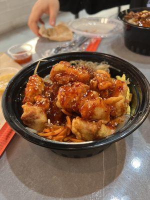 K-Chicken with Korean Spicy Garlic sauce Meet Bowl