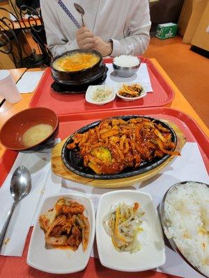 Spicy stir-fried chicken and pollack stew