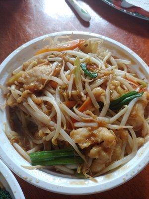 Chicken with bean sprouts (small)