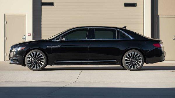 Black & Black Lincoln Continental Open 24 Hrs 
Local & Long Distance Service and Major Airports