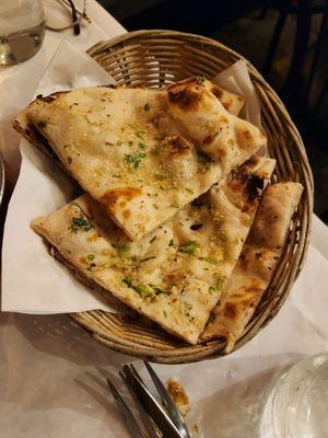 Garlic naan