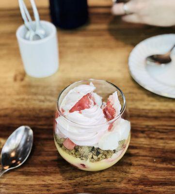 Strawberry Lemonade Pavlova - love the inside once you break the meringue open!