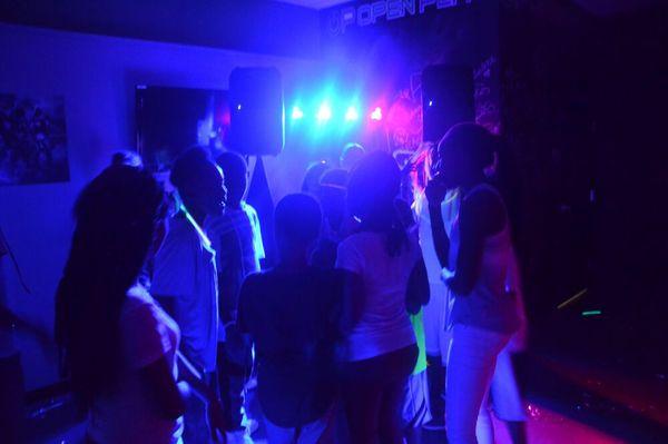 Teen Glow party