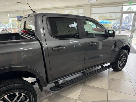 2024 Ford Ranger Lariat 4x4 in Carbonized Gray with Ebony Interior