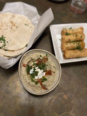 Pita bread, hummus, Cheese Sambosik