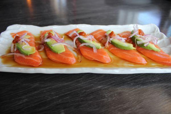 Salmon carpaccio