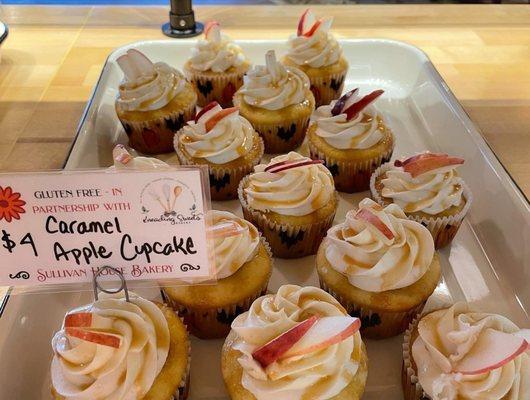 Caramel Apple cupcakes