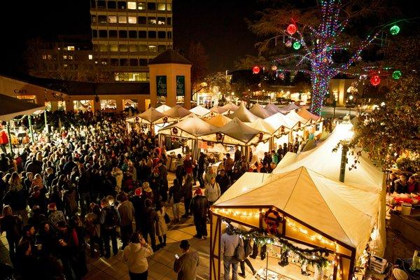 GISSV parent volunteers organize and run the German Holiday Market Downtown Mountain View