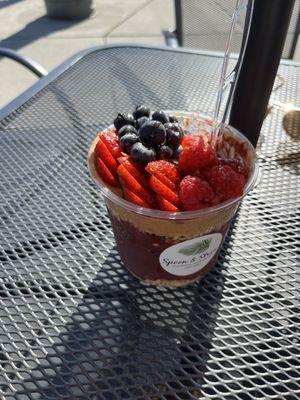 Acai Bowl with strawberries, blueberries, granola, raspberries