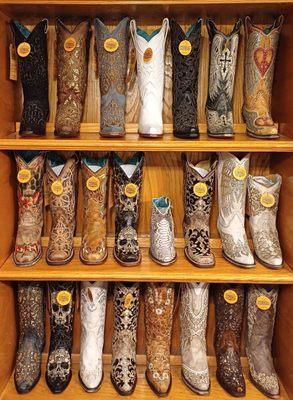 Corral Ladies Boots with Western Looks Plus a Fashion style now we carry more then ever before .