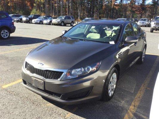 This 2011 KIa Optima is priced more than $3900.00 under KBB suggested Retail Price!!!  $4,994 Call us Today!! SOLD