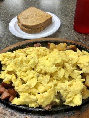 Zack's Skillet with wheat toast