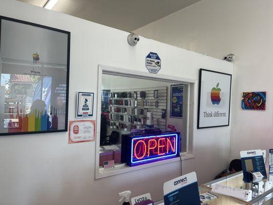 LA iPhone repair and unlock center