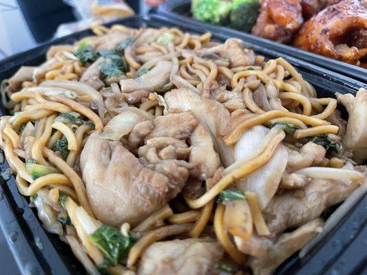 22. Chicken Lo Mein