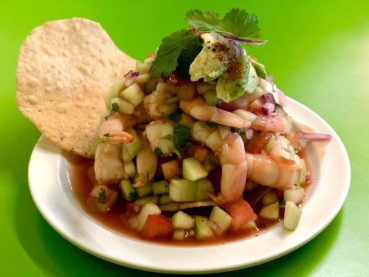 Tostada de camarón cocido (whole shrimp tostada)