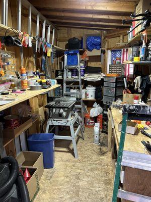 Workshop without dresser