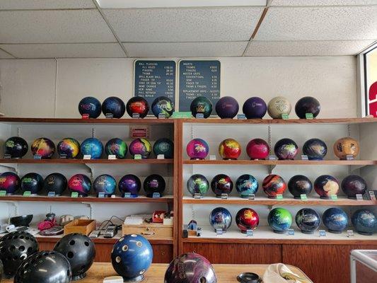 Bowling ball wall