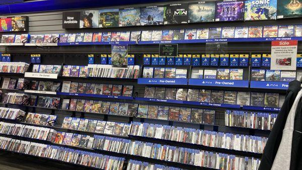 Quite big selection of pre-owned games