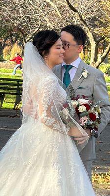 Wedding photos at the park