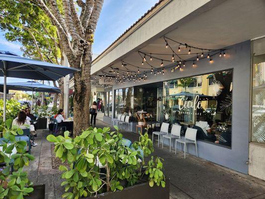 Outside seating and front of restaurant