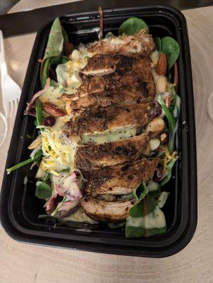 Jerk chicken with salad