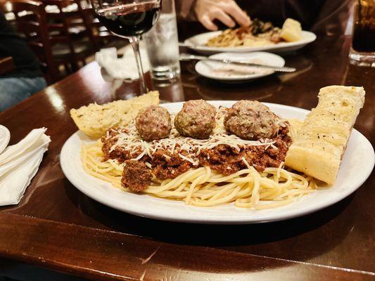 Spicy Ragu Spaghetti with Meatballs