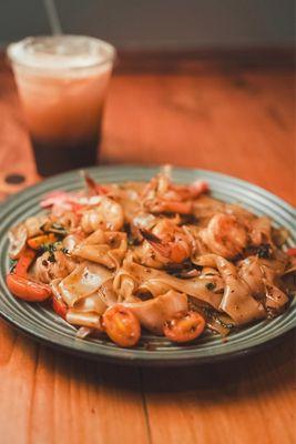 Drunken noodles with shrimp